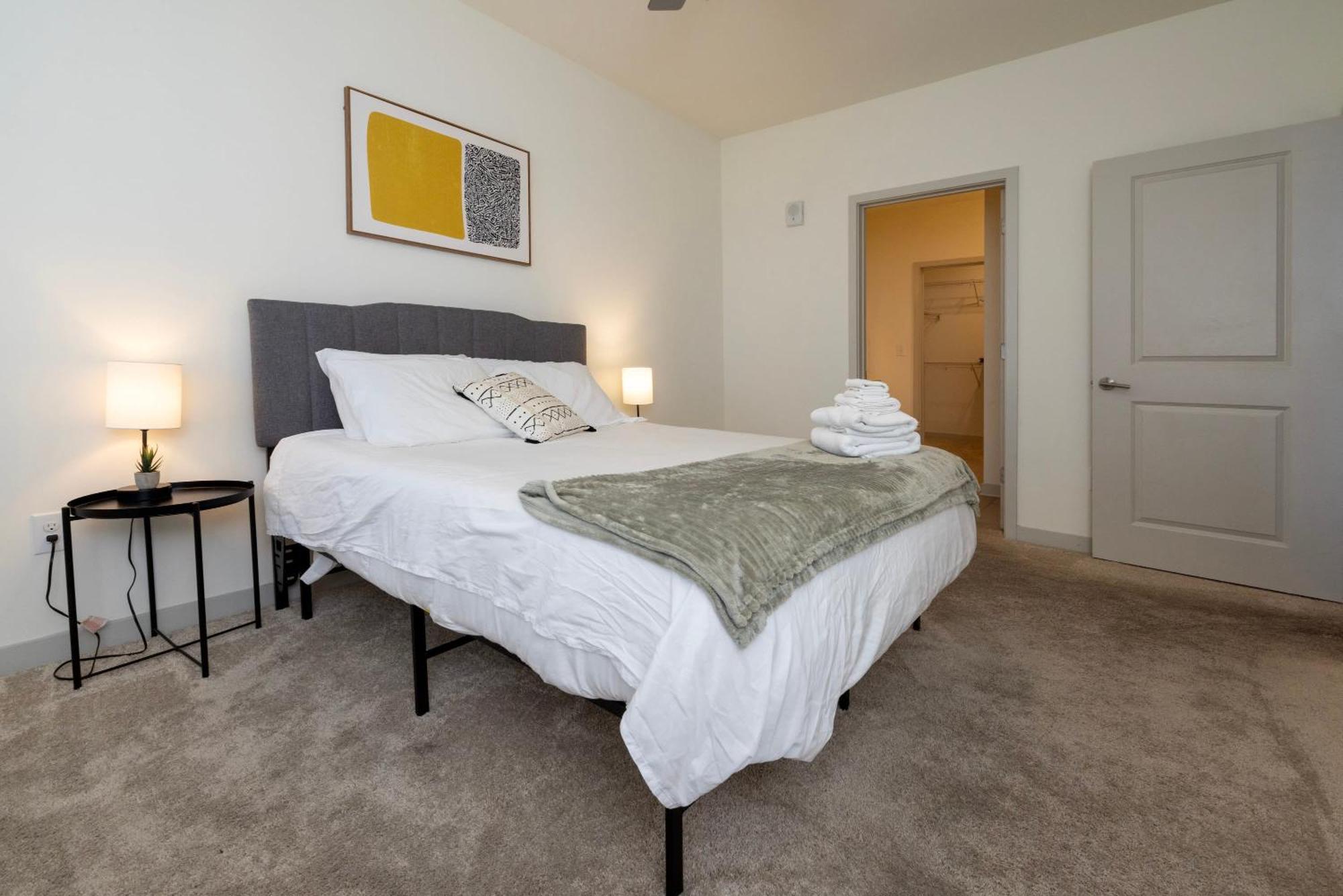 Modern Nulu 2Br Cozysuites 01 Louisville Bagian luar foto