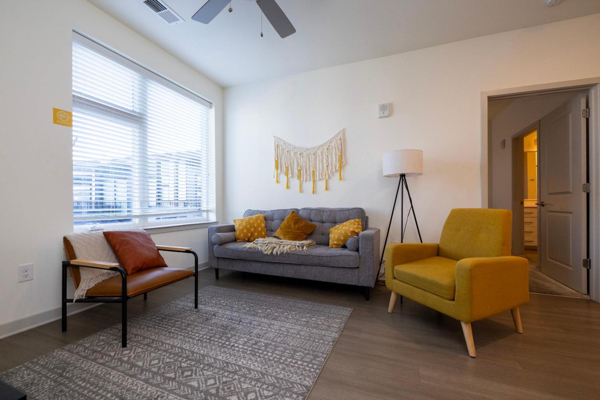 Modern Nulu 2Br Cozysuites 01 Louisville Bagian luar foto