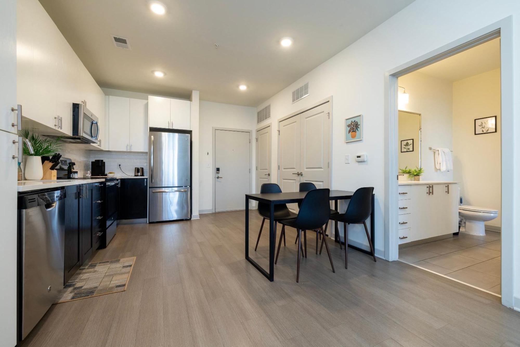Modern Nulu 2Br Cozysuites 01 Louisville Bagian luar foto