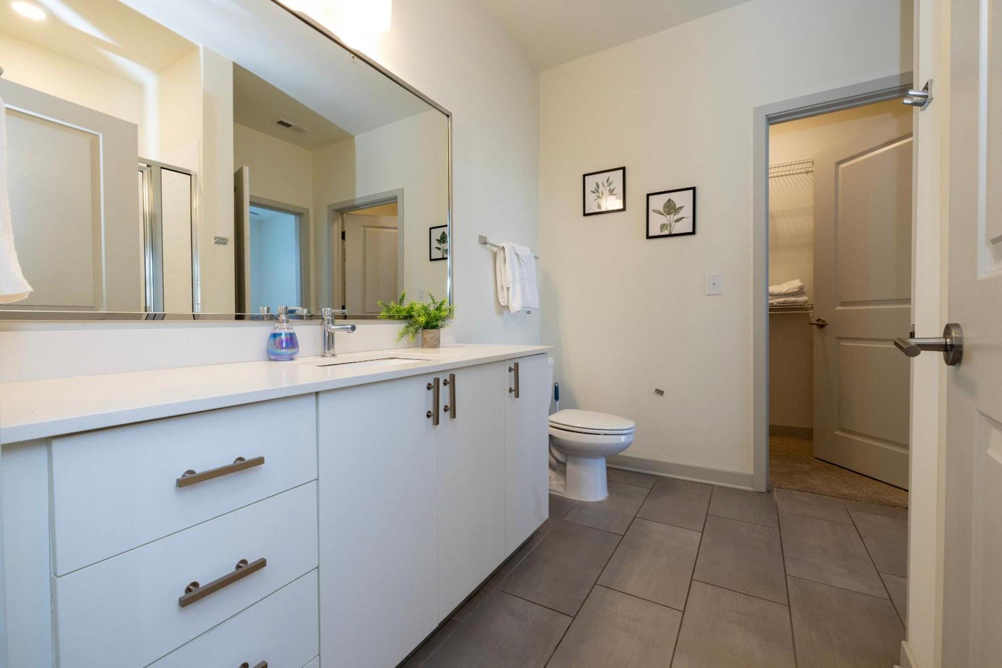 Modern Nulu 2Br Cozysuites 01 Louisville Bagian luar foto