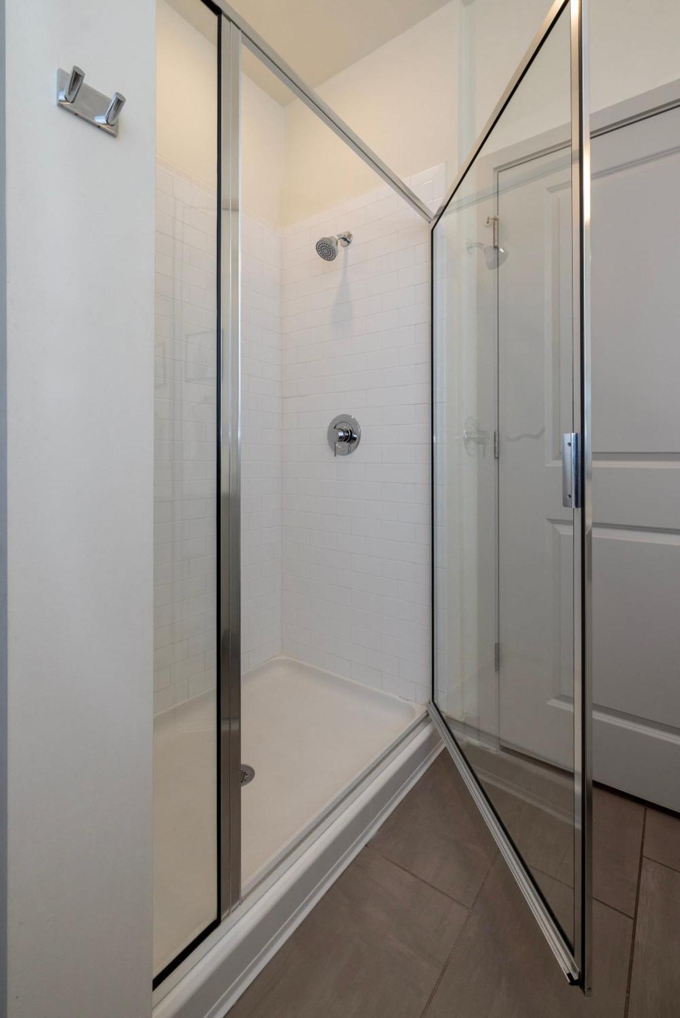 Modern Nulu 2Br Cozysuites 01 Louisville Bagian luar foto
