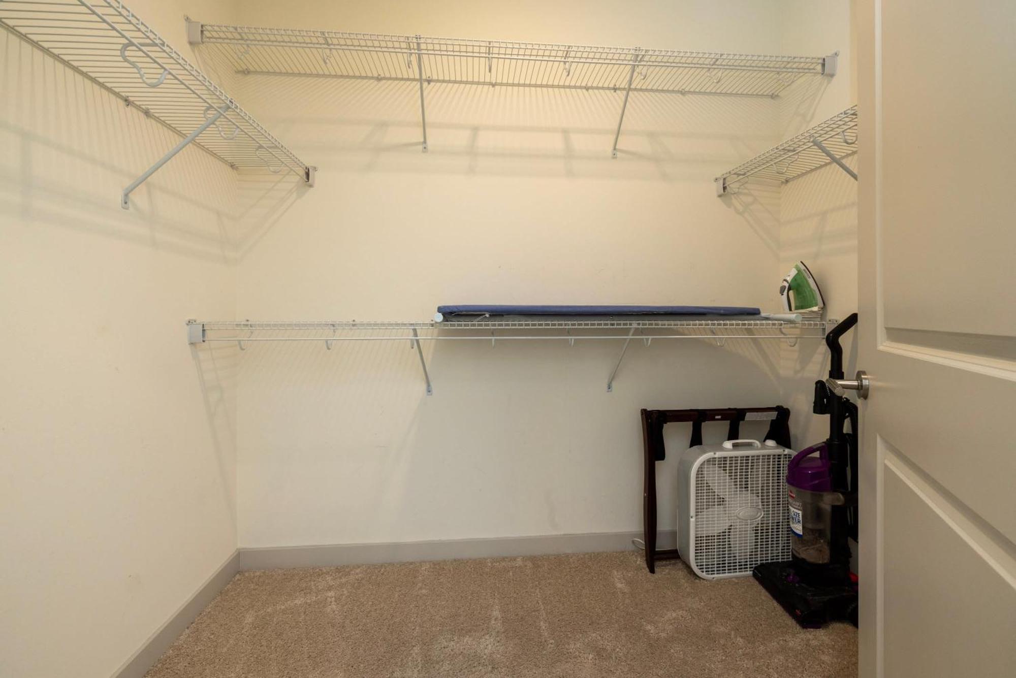 Modern Nulu 2Br Cozysuites 01 Louisville Bagian luar foto